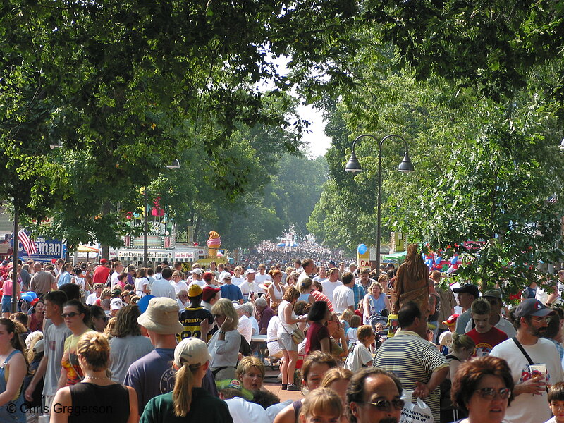 Photo of Minnesota State Fair Crowd on Carnes Avenue(2280)