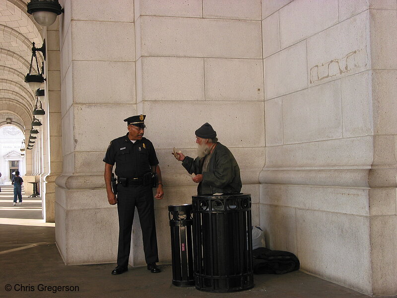 Photo of Cop Outside Union Station(2409)