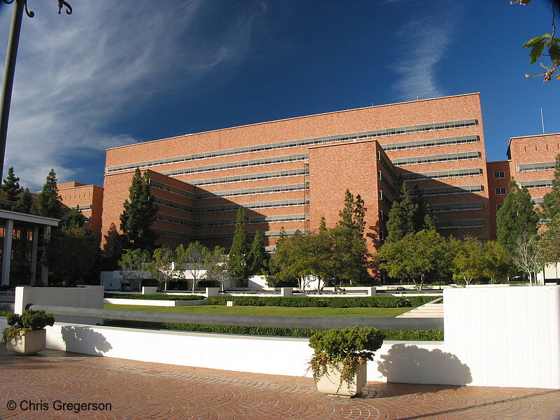 Photo of UCLA Medical Center and CHS Plaza(2669)
