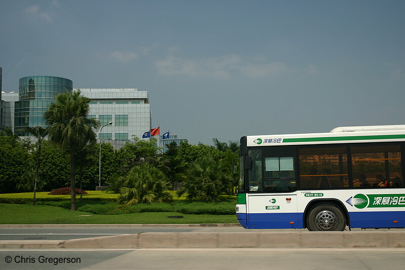 Photo of Bus on Freeway in Shenzhen(4226)