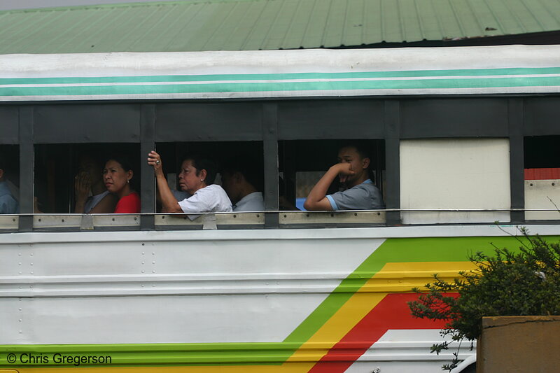 Photo of Bus Riders in Manila(5028)