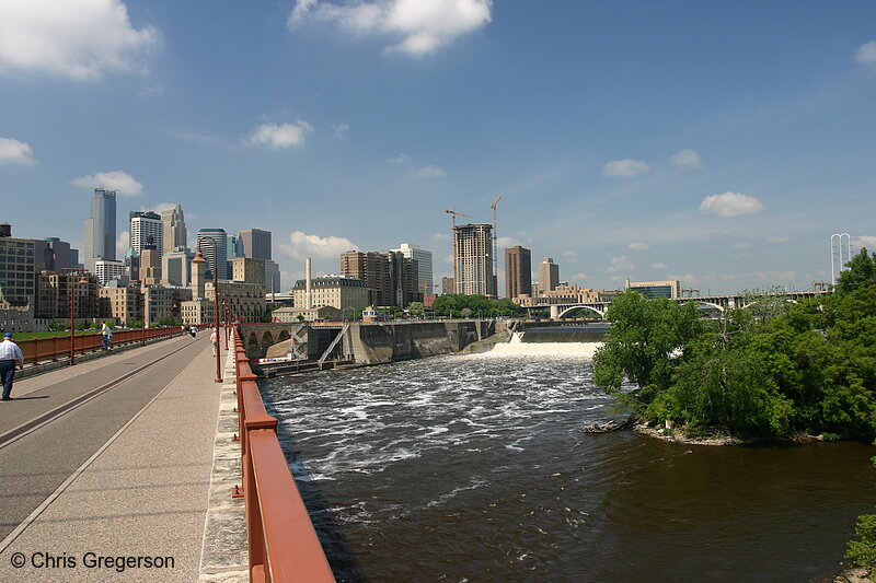 Photo of Mississippi River, St. Anthony Falls, and the Minneapolis Skyline(5412)