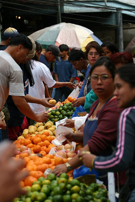 Photo of Retail of Dalandan, Ponkan and Mango at a Sidewalk in Baguio Public Market(5753)