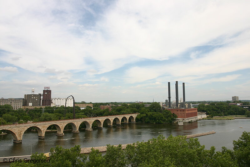 Photo of Stone Arch Bridge and Mississippi River, as Seen from the Patio of Guthrie Theater, Minneapolis(5911)