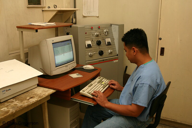 Photo of X-Ray Technician at Work in Ospital ng Angeles (ONA)(5935)