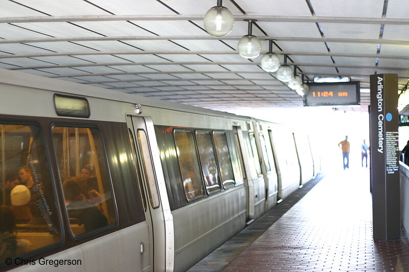 Photo of DC Metrorail Stop at Arlington National Cemetery(6323)