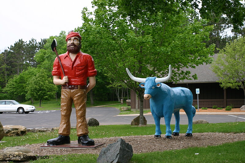 Photo of Paul Bunyon and Babe the Blue Ox, Eau Claire, WI.(7015)