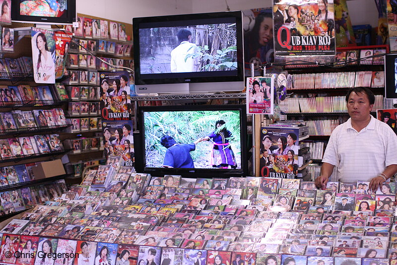 Photo of DVD Vendor, International Market Place(7401)