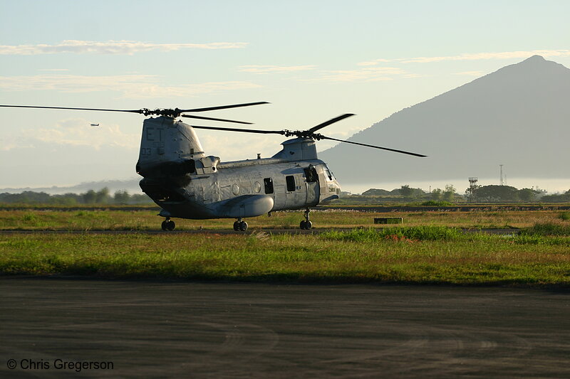 Photo of US Marine Sea Knight Helicopter, Clark Air Base, the Philippines(7530)